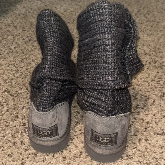 UGG- Classic Cardy Boot size 6 - Picture 4 of 7